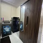 1Bhk-Entire Home Near Kokilaben Dhirubhai Ambani Hospital Andheri W