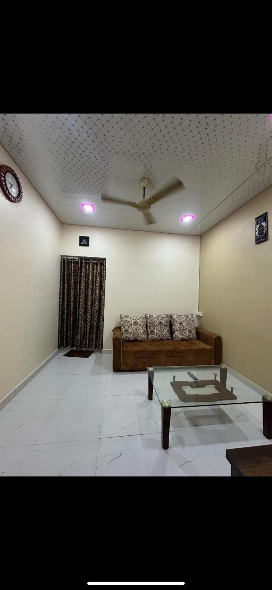 1bhk-entire Near Kokilaben Dhirubhai Ambani Hospital Andheri W Apartament