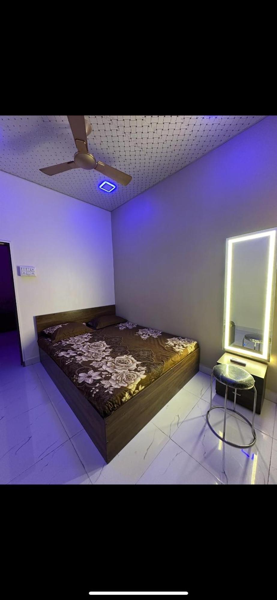 1bhk-entire Near Kokilaben Dhirubhai Ambani Hospital Andheri W *
