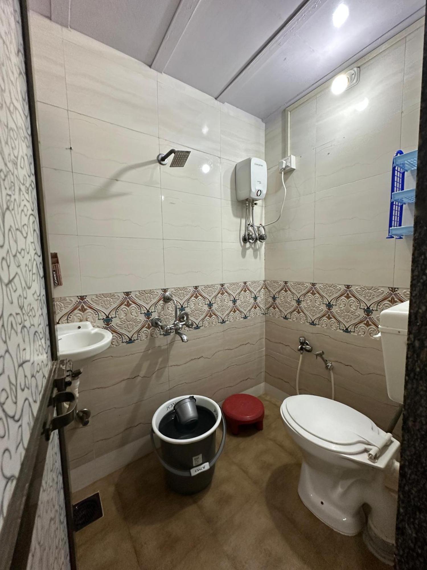 1bhk-entire Near Kokilaben Dhirubhai Ambani Hospital Andheri W